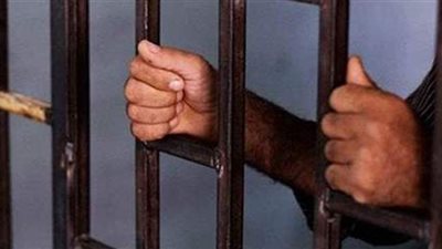 حبس متهم بالاتجار في الأسلحة النارية والذخائر بالجيزة