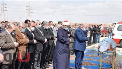 تشييع جنازة رئيس جامعة هيرتفوردشاير بالشرقية بحضور وزير التموين والمحافظ