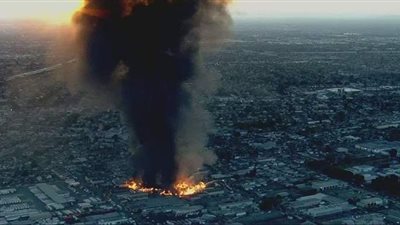 حريق هائل في ولاية كاليفورنيا الأمريكية | فيديو