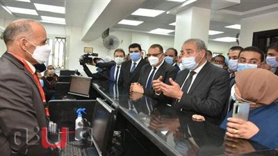 تدريب العاملين على تحسين الخدمات.. تفاصيل زيارة وزير التموين للشرقية | صور