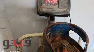 ضبط سيارة لبيع أسطوانات غاز معبأة هواء بالإسماعيلية | صور