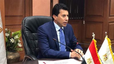 أول رد من وزير الرياضة على أزمة تفشي كورونا بمنتخبي ناشئي وناشئات الطائرة