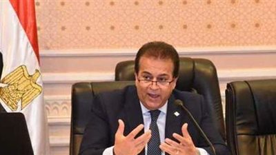 وزير التعليم العالي عن الأبحاث: ليست معيارًا للتقييم.. ومن ينادون بها أقلية