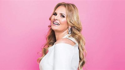 يسرا تكشف تفاصيل مثيرة عن مولدها.. وعلاقة والدتها بفيلم لحن الوفاء