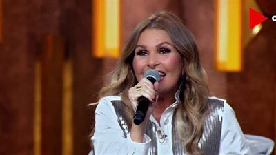 يسرا تغني فاضي فاضي.. وتكشف عن المطرب الذي تحب صوته | فيديو