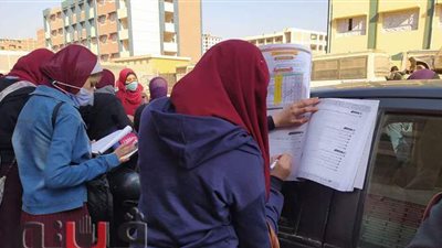 مراجعة نهائية لطالبات الصف الثاني الثانوي قبل امتحان اللغة العربية | صور