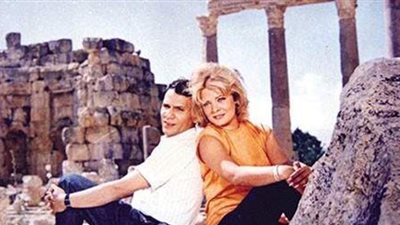 أبي فوق الشجرة.. رحلة الفيلم من صفحات روزاليوسف إلى السينما