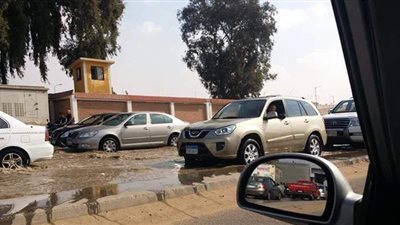 كثافات مرورية بسبب كسر ماسورة مياه بمحور المشير طنطاوى