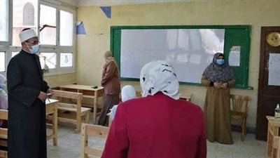 رئيس المعاهد الأزهرية يتفقد لجان الشهادة الابتدائية والصف الثاني الثانوي