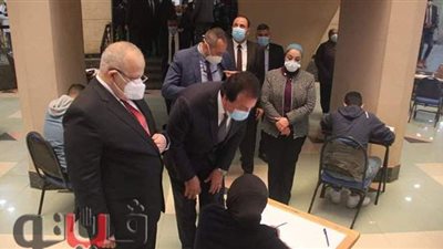 وزير التعليم العالي ورئيس جامعة القاهرة يتفقدان امتحانات الفصل الدراسي الأول | صور
