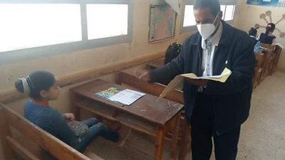 محافظ شمال سيناء يتابع امتحانات نصف العام بمدارس المحافظة