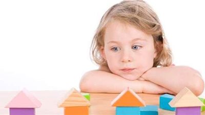 8 أسباب تجعل طفلك أكثر عرضة للتوحد.. تعرفي عليها