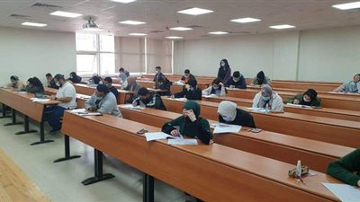 إجراءات مشددة بالجامعة الصينية أثناء امتحانات الفصل الدراسى الأول | صور