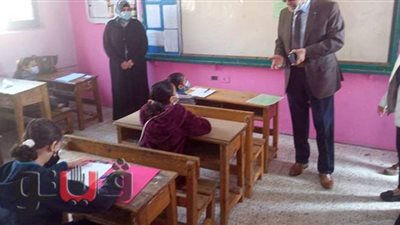 وكيل تعليم الإسماعيلية يشيد بالإجراءات الاحترازية خلال تفقده للجان الامتحانات