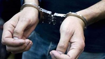 سقوط عامل وراء سرقة محتويات محل في منطقة عابدين