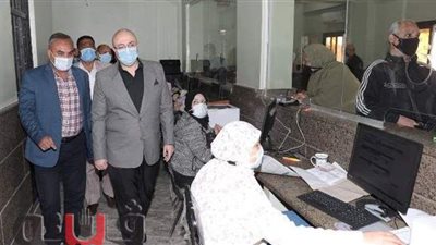 محافظ بني سويف يتابع منظومة العمل بالمركز التكنولوجي الجديد