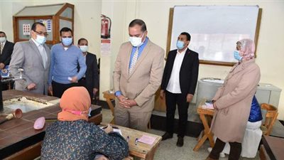 رئيس جامعة سوهاج يتفقد امتحانات الفصل الدراسي الأول | صور