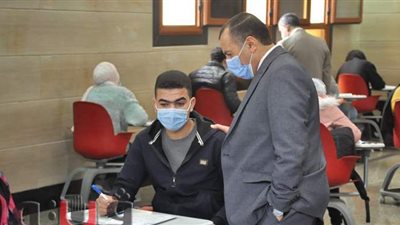 رئيس جامعة كفر الشيخ يتفقد الالتزام بالإجراءات الاحترازية بلجان الامتحانات