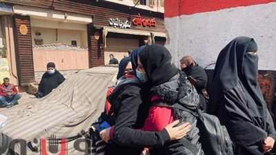 فرحة بامتحاني العربي والرياضيات بين طالبات ثانية ثانوي في عين شمس | صور