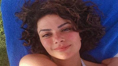 بإطلالة جذابة.. صبا مبارك: ارتدي الأحمر بشروطي لا حاجة لعيد الحب