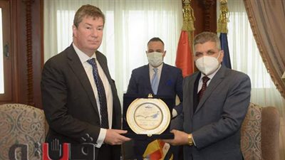 رئيس هيئة قناة السويس يبحث سبل التعاون مع السفير البلجيكي