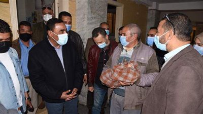 محافظ مطروح يتفقد الحملة القوية للتطعيم ضد شلل الأطفال | صور