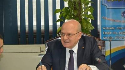 بعد وفاته متأثرا بكورونا.. هذا آخر ما كتبه رئيس جامعة هيرتفوردشاير