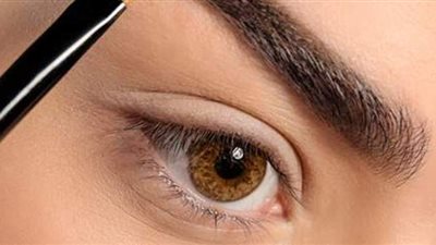 ودعي التاتو والمايكروبليدنج.. ماسك طبيعي لتكثيف الحواجب