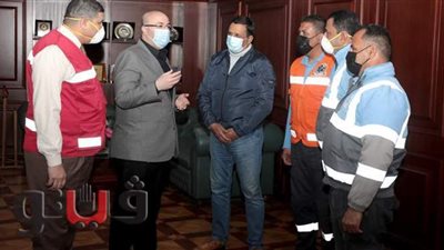 تكريم مسعف وسائق سلما 80 ألف جنيه وعملات ذهبية عثرا عليها في حادث ببني سويف