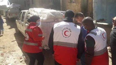 30 ألف جنيه مساعدات لمتضرري المنزل المنهار بأسيوط | صور