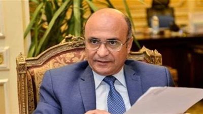 هل قانون السجل العيني يحل أزمة الشهر العقاري في تسجيل الشقق؟.. وزير العدل يجيب
