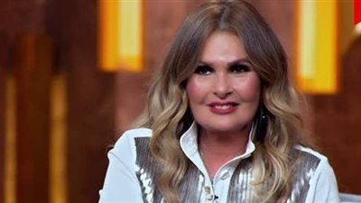 مسمعش كلامي وعمل زي أبوه.. يسرا تكشف عن نصيحتها لهيثم أحمد زكي | فيديو