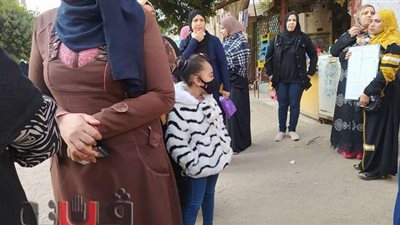 المدرسون لطلاب الصف الخامس أمام اللجان: ممنوع دخول الامتحان بدون كمامة | فيديو