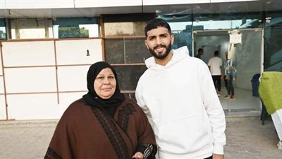 مشجعة الزمالك تعرض التبرع بذهبها لتجديد عقد فرجاني ساسي | صور