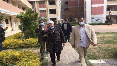 80 % نسبة وصول طلاب أولي ثانوي لمنصة امتحاني الإنجليزي والجغرافيا بالقليوبية