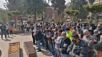 لحظة خروج جثمان أحلام الجريتلي من مسجد القبة الفداوية بالعباسية | فيديو و صور