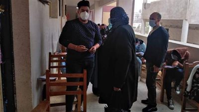 رئيس جامعة كفر الشيخ يتابع الإجراءات الاحترازية في المدرجات | صور