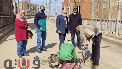 سحب عينات من كوبري الباجور تمهيدا لإصلاحه