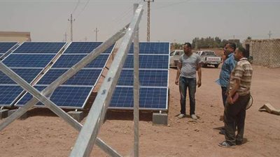 الري تواصل تركيب محطات طاقة شمسية للآبار الزراعية بالوادي الجديد