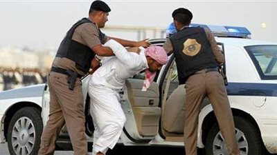 بينهم 3 مصريين.. القبض على 6 أشخاص سرقوا 17 سيارة في مكة