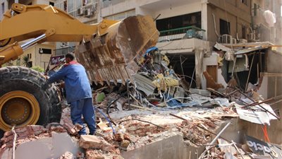 إزالة الكافيهات المخالفة بالحي الثامن والعاشر بمدينة نصر