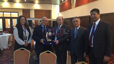 «الوطنية للانتخابات» تكرم وزير العدل الروماني بالمؤتمر الدولي