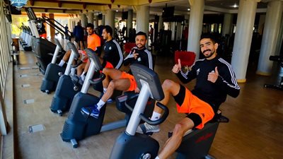 تدريب صباحي بصالة الجيم للاعبي بيراميدز بالمغرب (صور)