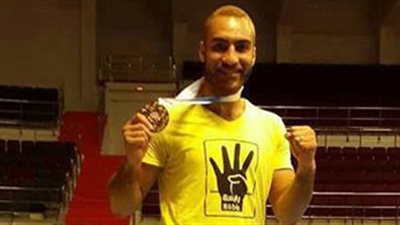 ترحيل بطل مصر في الكونغ فو من بطولة العالم لرفعه إشارة 