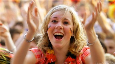 لماذا يعزف الجمهور الألماني عن متابعة مباريات المناشافت؟