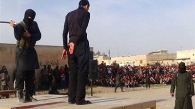 ليبيا: جماعة تابعة لداعش تجلد 3 مواطنين علنًا في الشارع