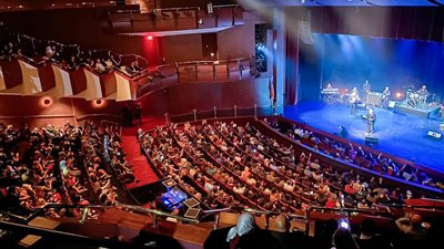 هاني شاكر يختتم جولته في أمريكا بأضخم حفلات مسرح السيفيك سنتر