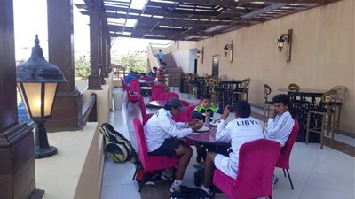 الوفود المشاركة ببطولة أفريقيا للتنس تشيد بإمكانيات نادي الزهور