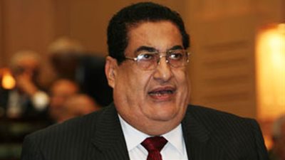 محمد رجب: السادات انقلب على الأحزاب بعد أحداث يناير