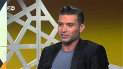 بالفيديو.. حفيد عمر الشريف يبكي على الهواء: «لا أستوعب أنه توفي»